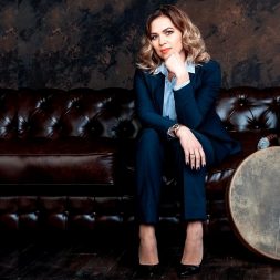 Фотосессия в деловом стиле в студии Фотосессия в деловом стиле в студии