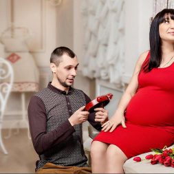 Фотосессия беременной с мужем в студии Фотосессия беременной с мужем в студии