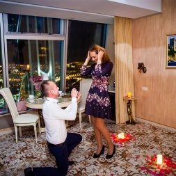 Предложение руки и сердца на крыше Предложение руки и сердца на крыше